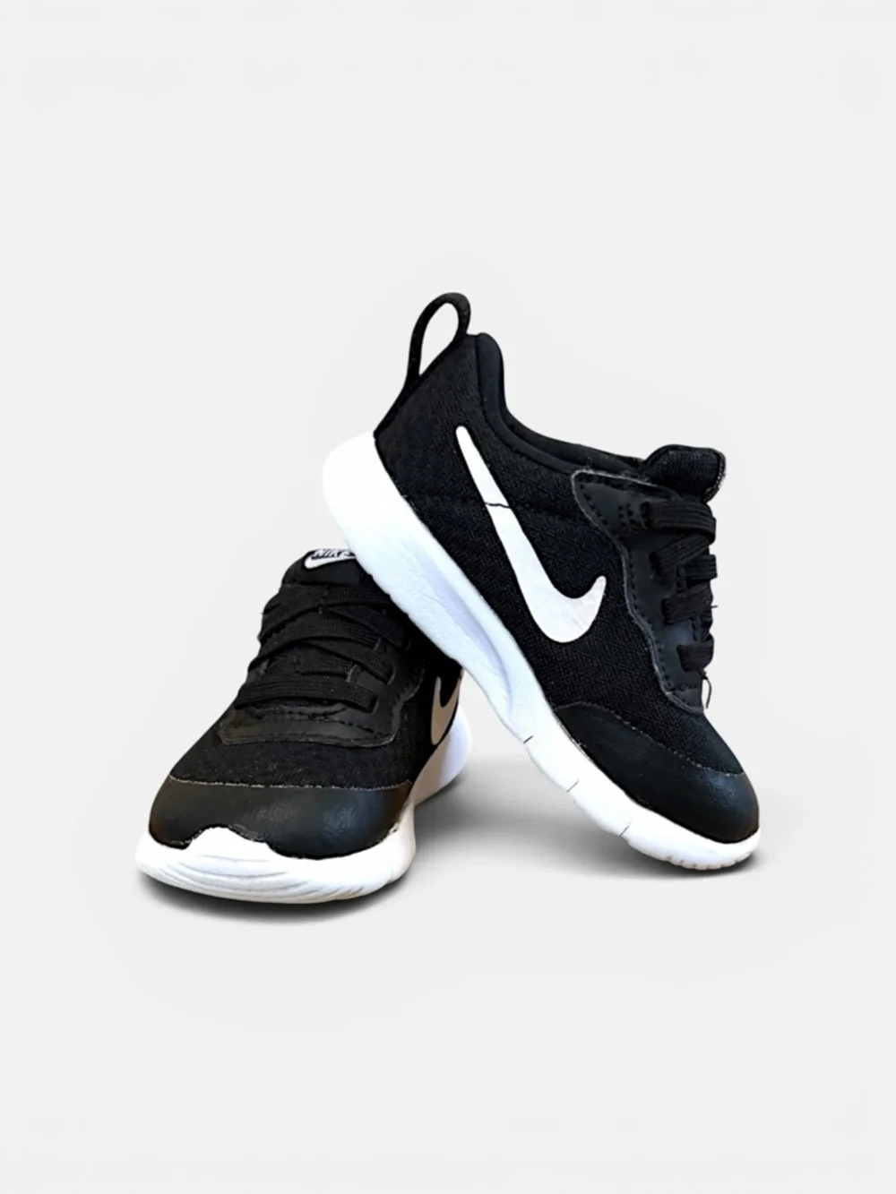 Nike Tanjun EasyOn toddler sneakers Size 6C in black and white